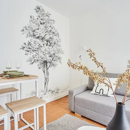 Louvre Museum By Prestige