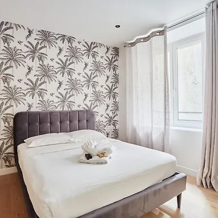 Louvre Museum By Prestige *