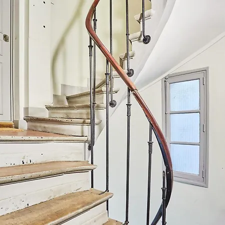 Louvre Museum By Prestige *